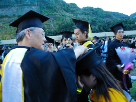2004 (22).jpg - Jun 5, 2004 畢業典禮 [Graduation]-8